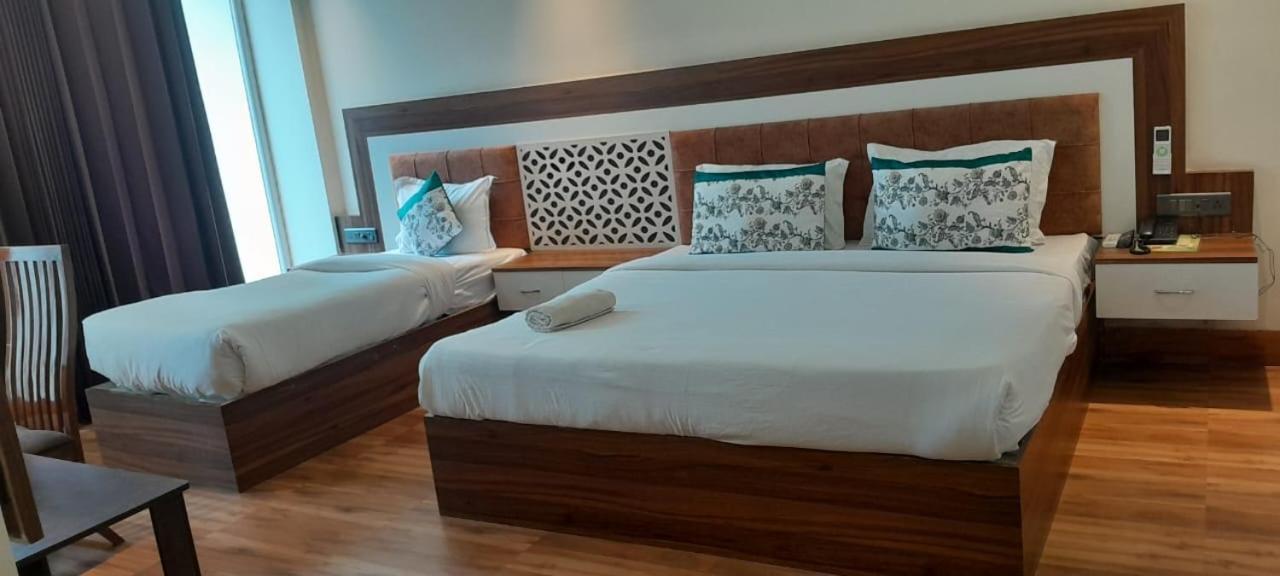 אמריצר Hotel White House 350 Mtr From Golden Temple מראה חיצוני תמונה