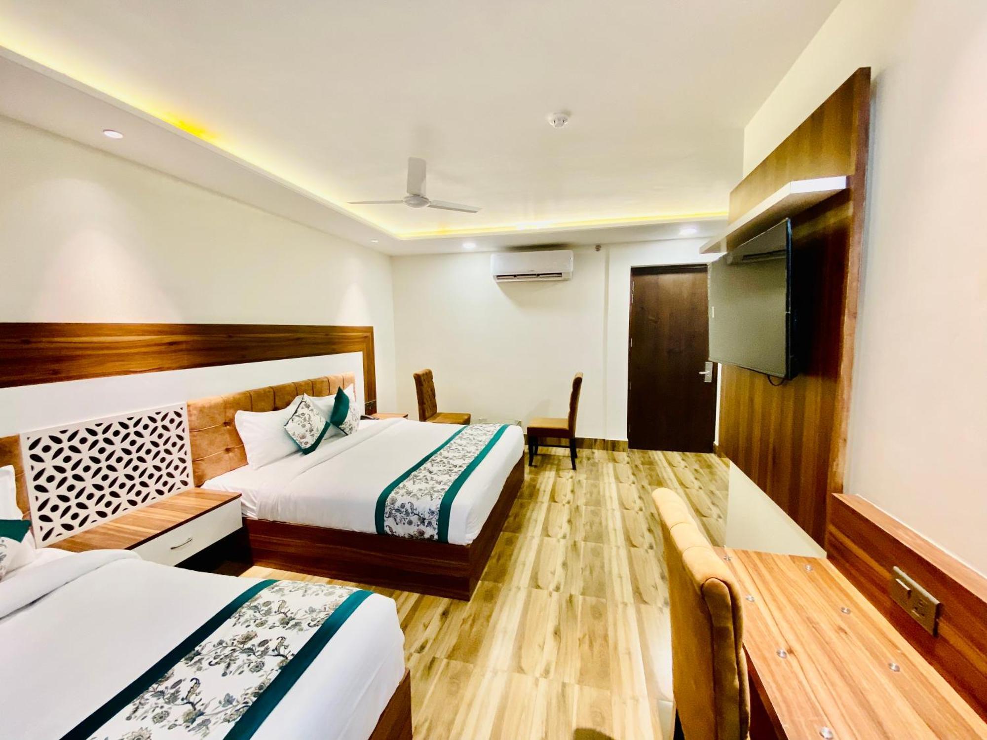 אמריצר Hotel White House 350 Mtr From Golden Temple מראה חיצוני תמונה