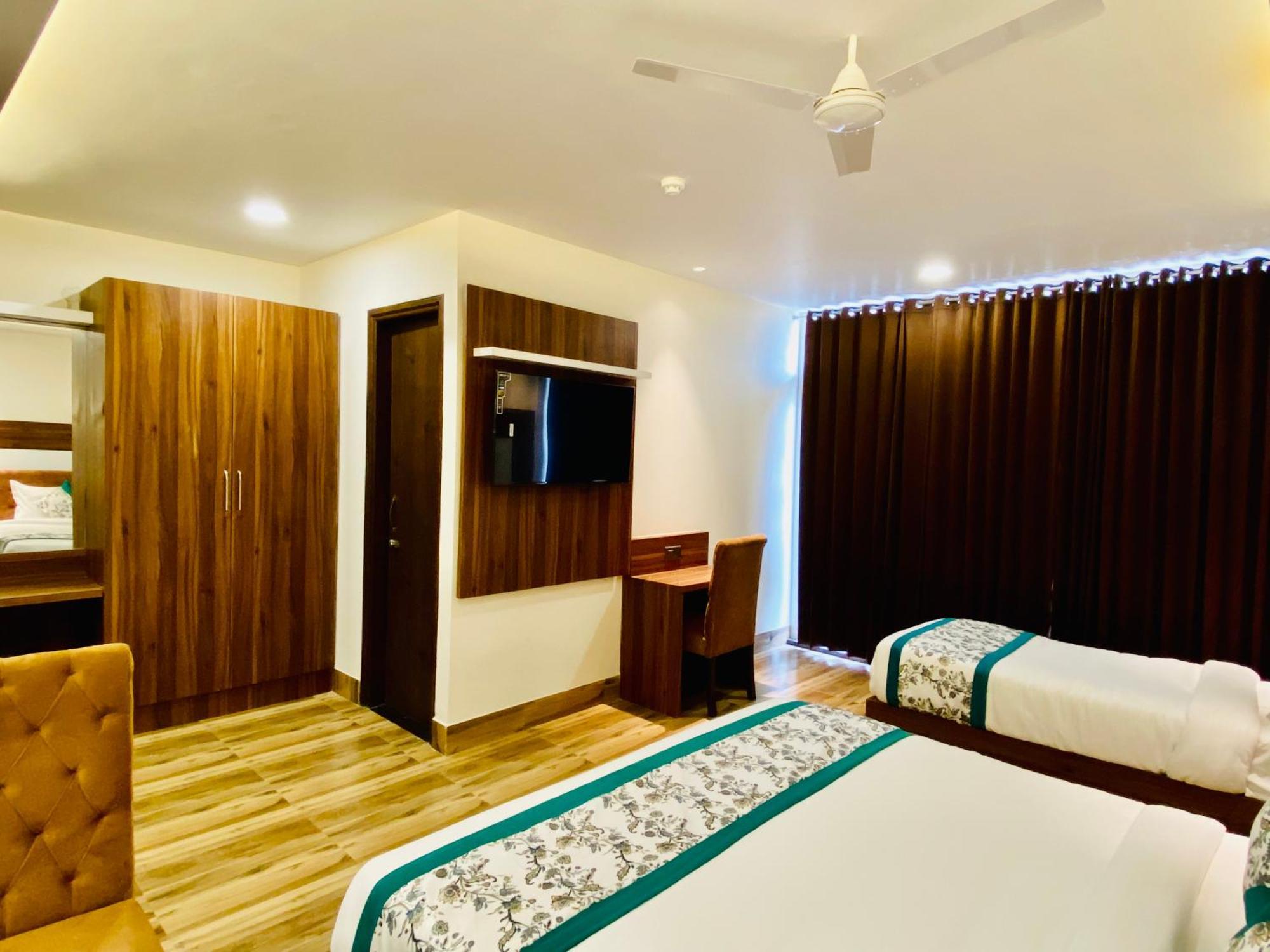 אמריצר Hotel White House 350 Mtr From Golden Temple מראה חיצוני תמונה