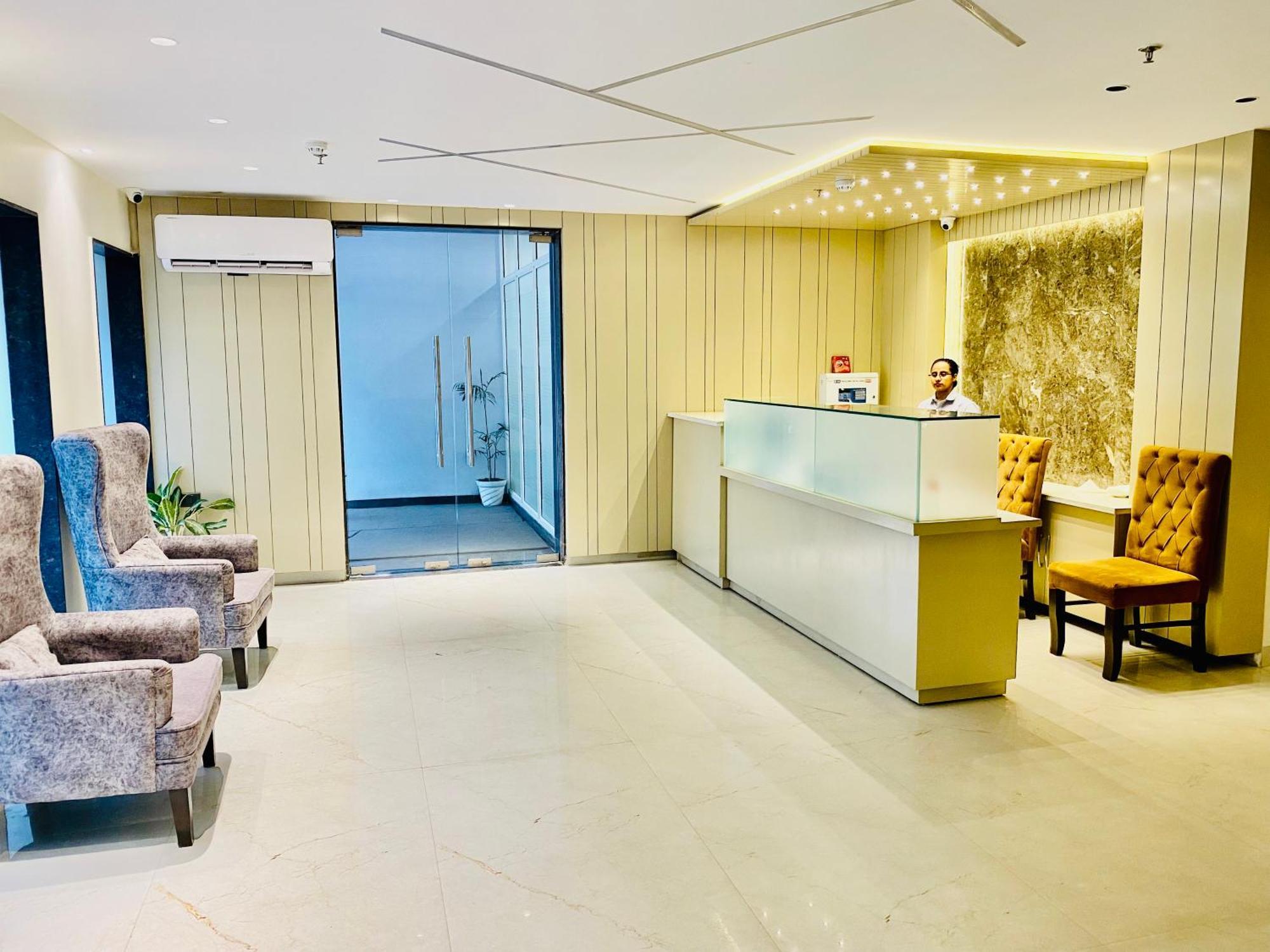 אמריצר Hotel White House 350 Mtr From Golden Temple מראה חיצוני תמונה