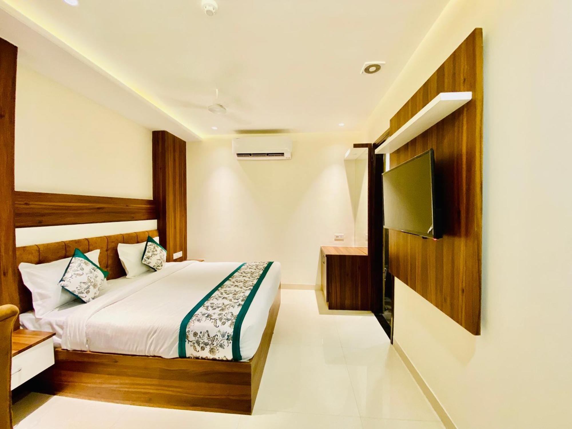אמריצר Hotel White House 350 Mtr From Golden Temple מראה חיצוני תמונה